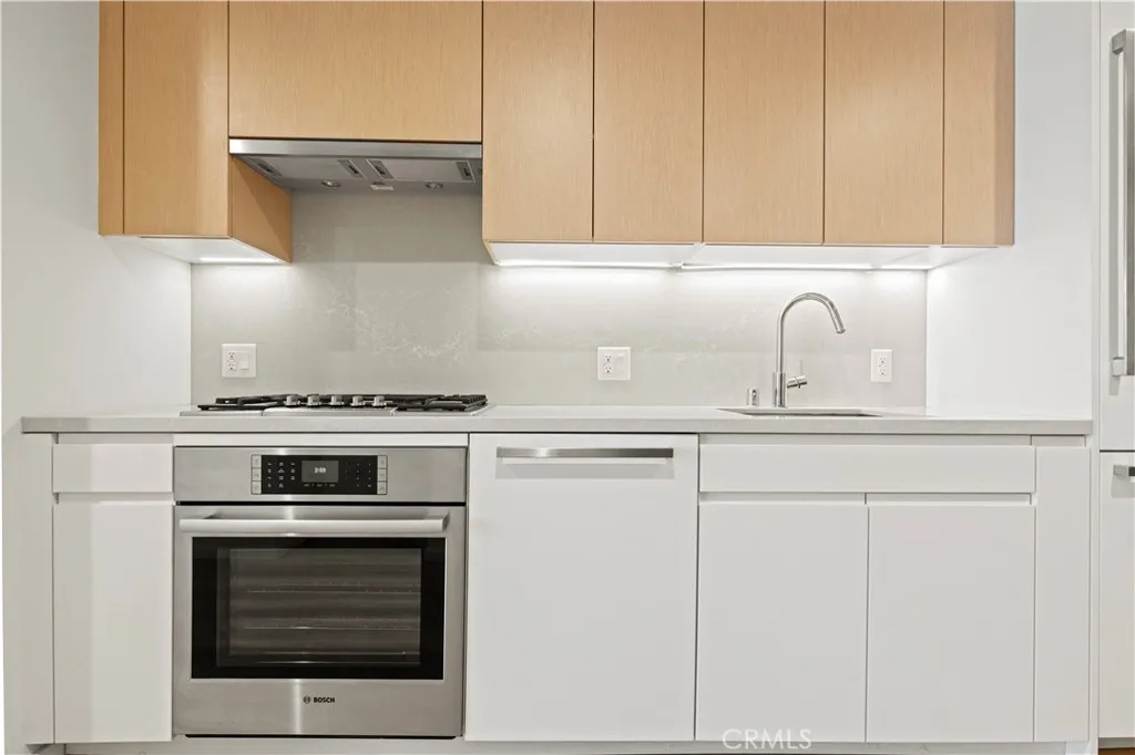 877 Francisco Street 1723, Los Angeles, California 90017 home-pic-3